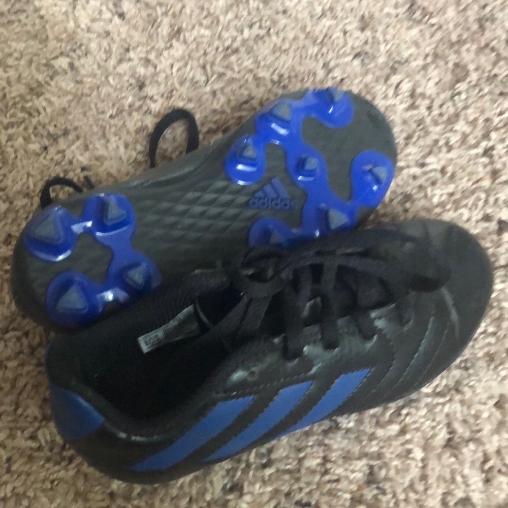 11T Adidas soccer shoes